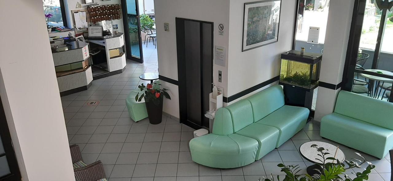 Hotel Penny Rimini Luaran gambar
