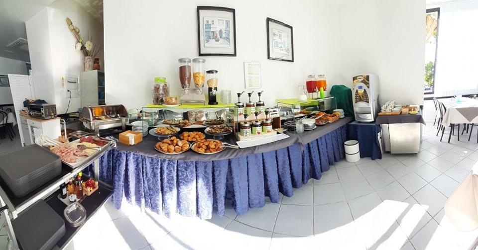 Hotel Penny Rimini Luaran gambar